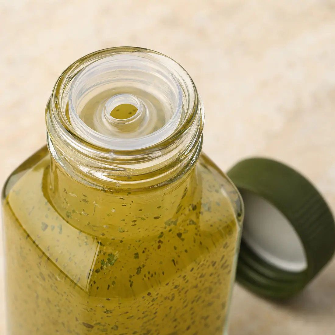 Bouteilles en verre pour marinades et vinaigrettes détail du bouchon et de l'étanchéité
