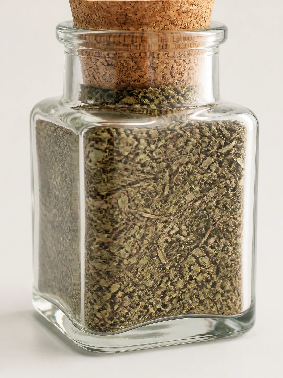 Pot à épices en verre avec bouchon en liège 120 ml détail du matériau et de la fabrication