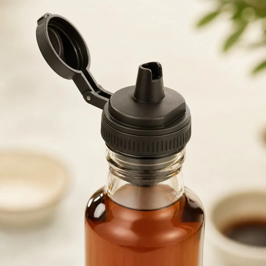 Bouteilles pour sauce soja, huile et vinaigre détail du bouchon et de l'étanchéité