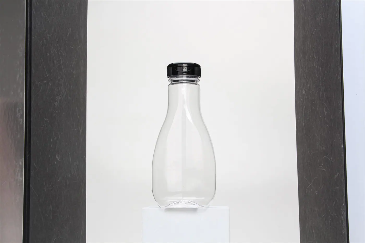Bouteilles pour sauces sur mesure en situation d'utilisation